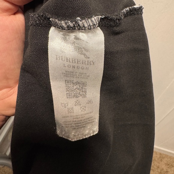 Burberry 'Walworth' Crest Polo-Shirt Black - Picture 7 of 7